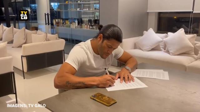 华体会体育服务-浩克回归巴甲年薪不足230万欧 签2+1合同落叶归根